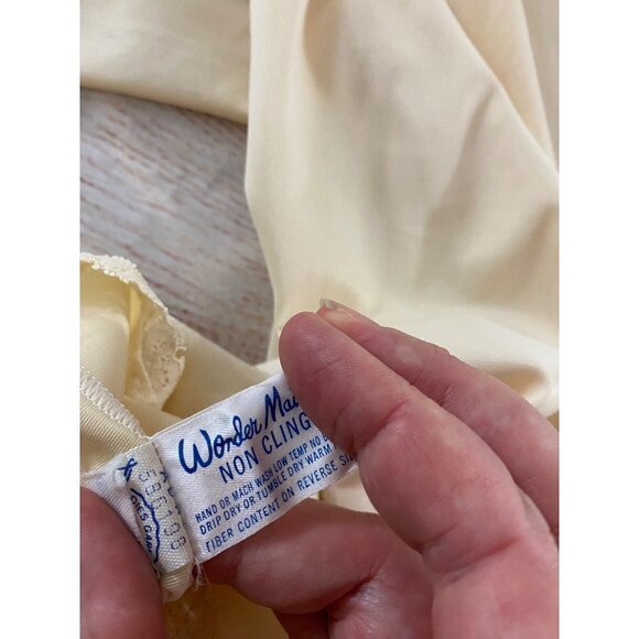 Vintage 70's Wonder Maid Empire Waist Non Cling Night Gown - 38 - Picture 13 of 15